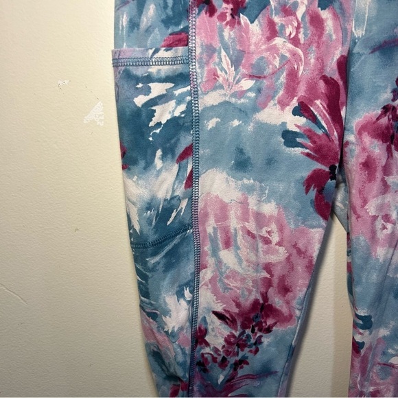 Weekends by Chico’s Fabulously Slimming Artistic Floral Pocket Leggings Size S - Picture 4 of 10